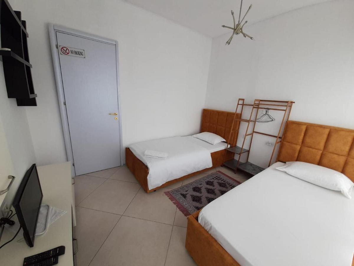 Guesthouse Bela Tiranë Ngoại thất bức ảnh