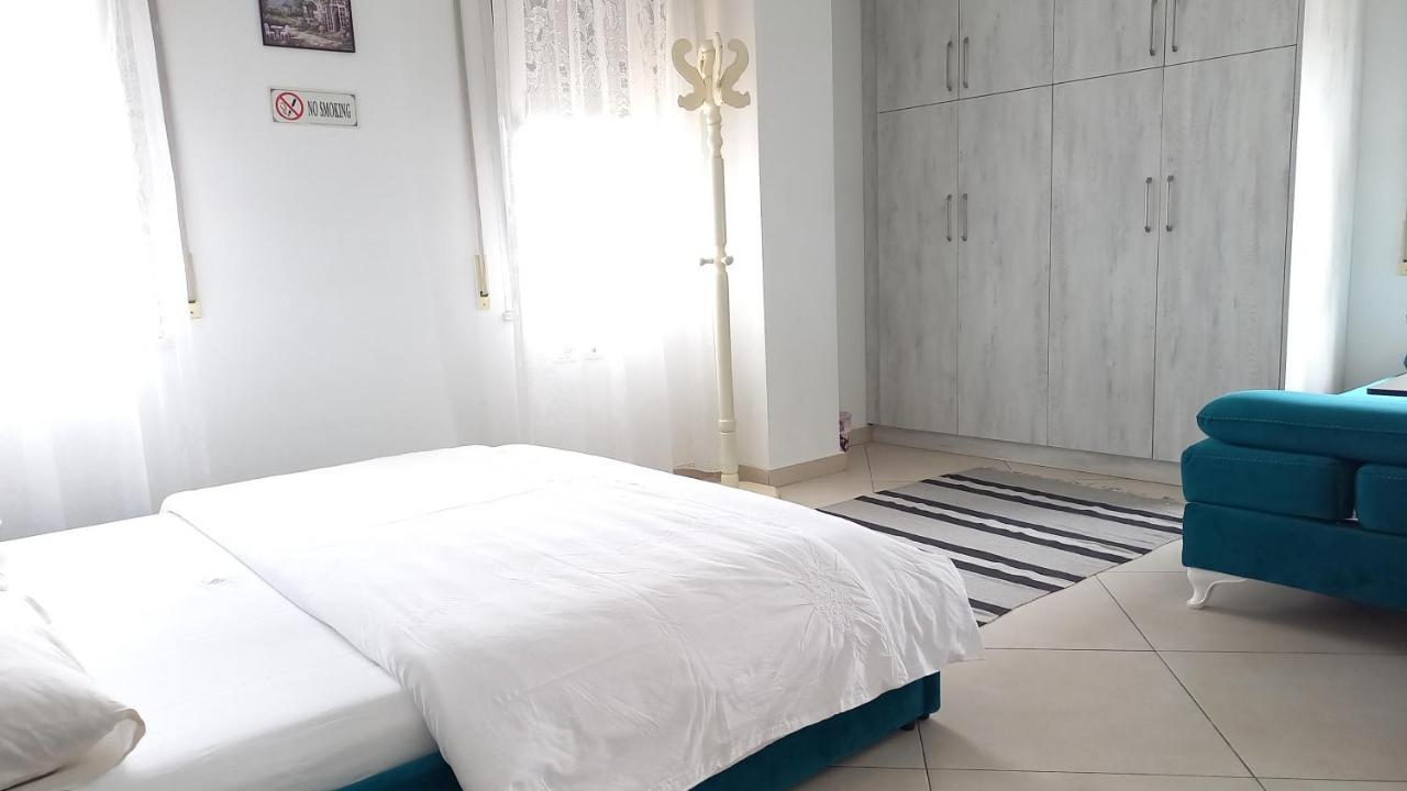 Guesthouse Bela Tiranë Ngoại thất bức ảnh