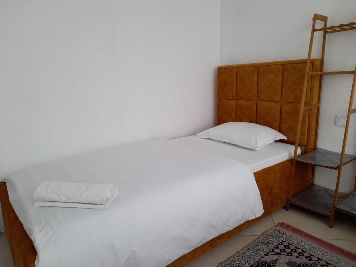 Guesthouse Bela Tiranë Ngoại thất bức ảnh