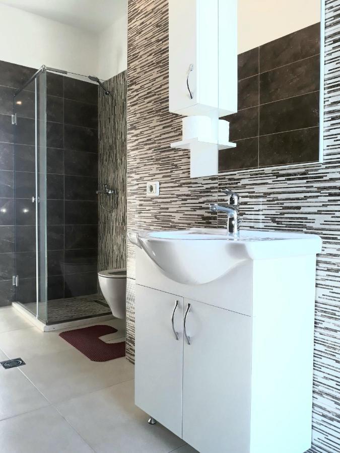Guesthouse Bela Tiranë Ngoại thất bức ảnh