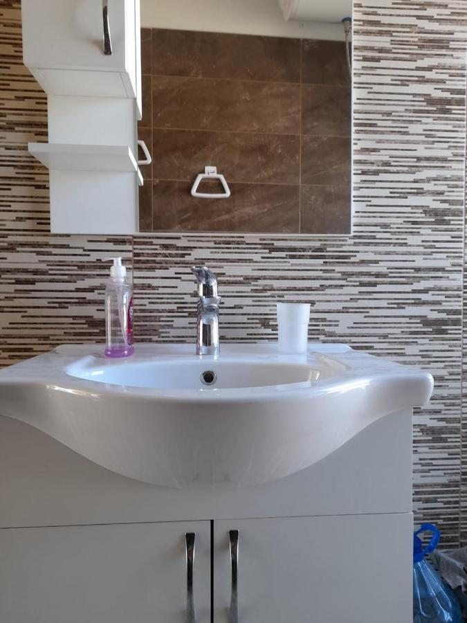 Guesthouse Bela Tiranë Ngoại thất bức ảnh