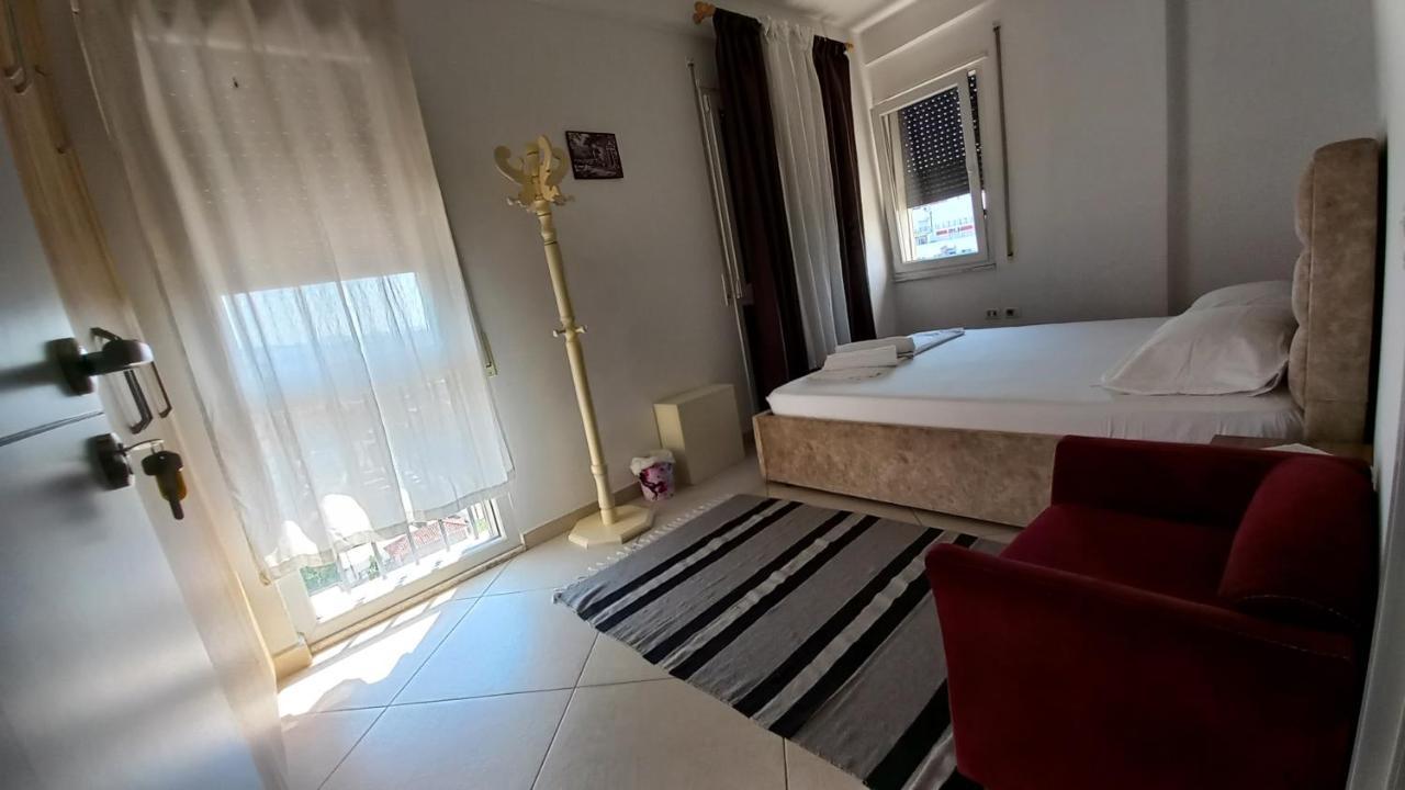 Guesthouse Bela Tiranë Ngoại thất bức ảnh