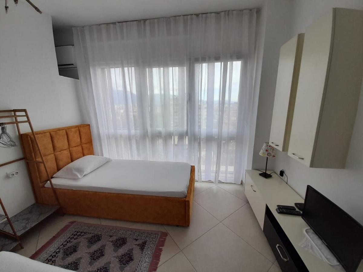 Guesthouse Bela Tiranë Ngoại thất bức ảnh