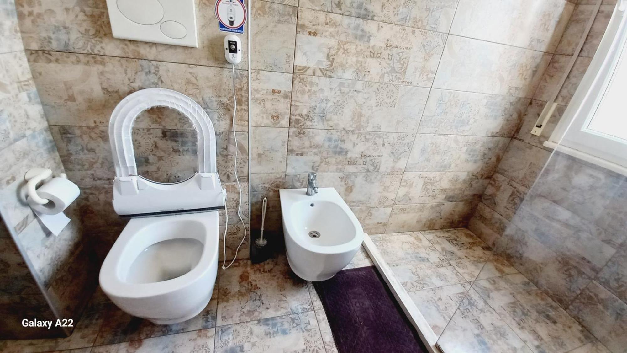 Guesthouse Bela Tiranë Ngoại thất bức ảnh