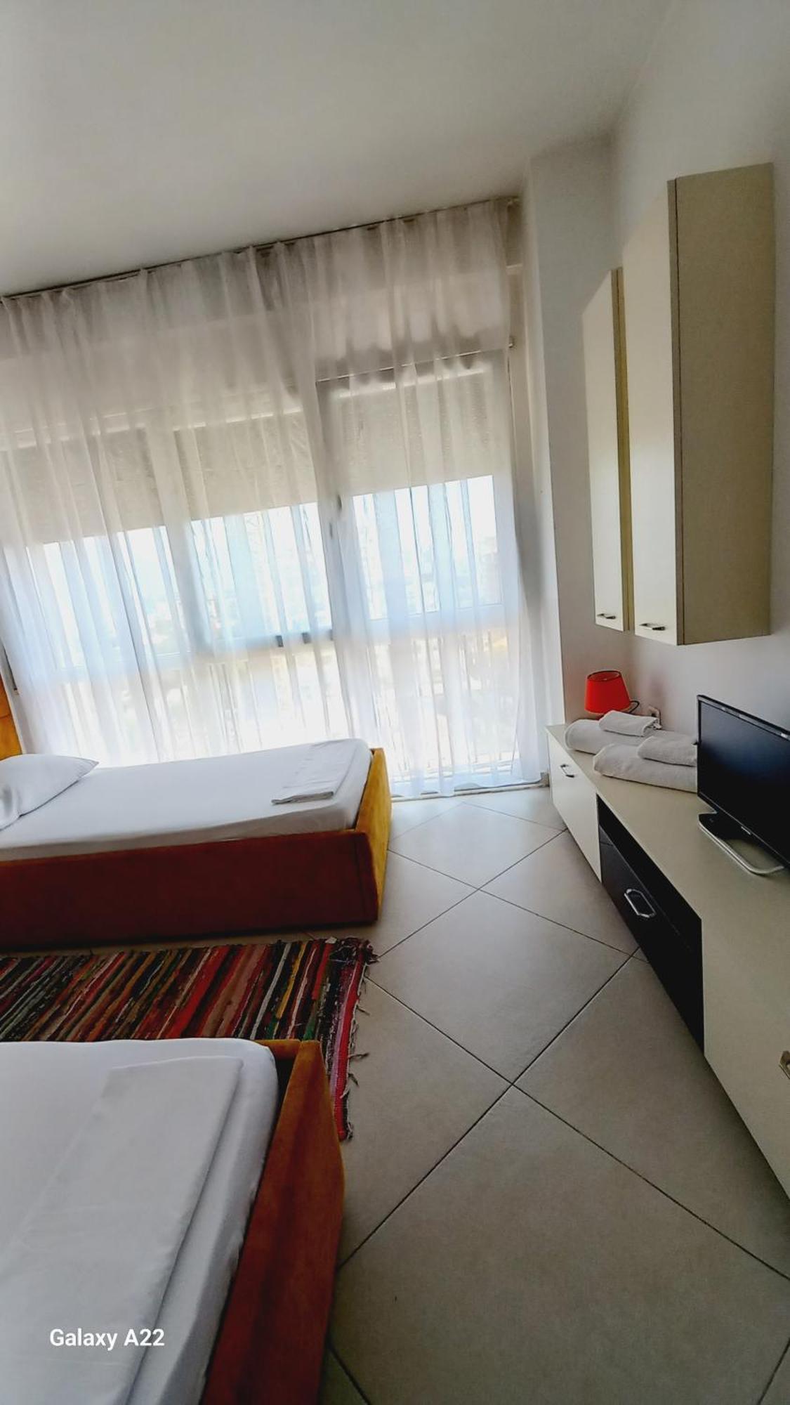 Guesthouse Bela Tiranë Ngoại thất bức ảnh
